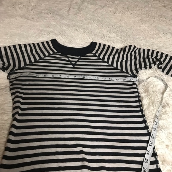 Lululemon Open your Heart long Sleeve II - Reversible black & White Size none - Picture 12 of 13